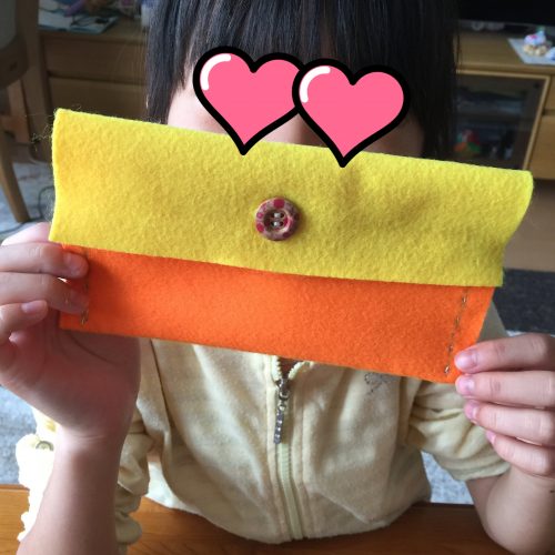 手縫いで作る初めてのフェルト手芸簡単レシピ 高学年の女の子がポーチ作りに挑戦してみました こぐまやのせかいこぐまやのせかい